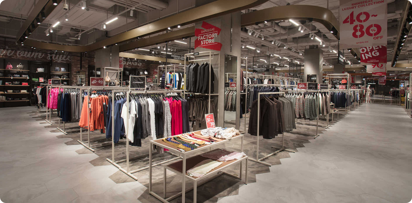 신세계 팩토리 스토어 판매 섹션 모습