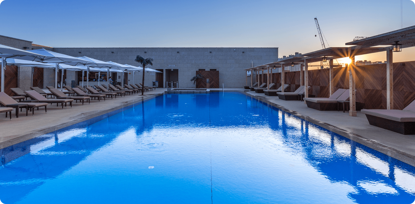 아쿠아필드 외부 수영장 야경