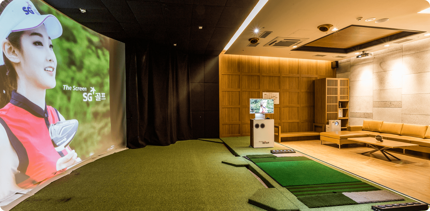 데이골프의 룸내부 대형 와이드 스크린