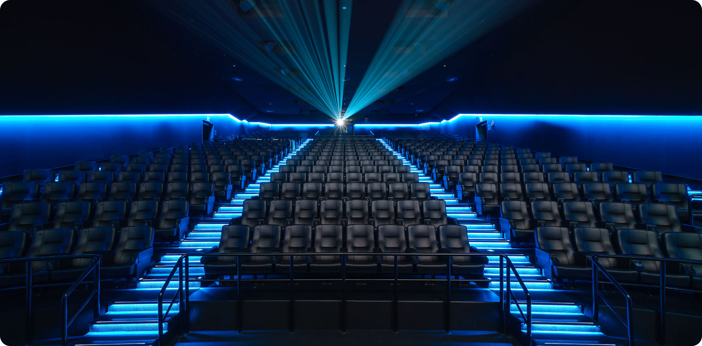 메가박스 Laser 디지털 영사기로 상영하는 모습