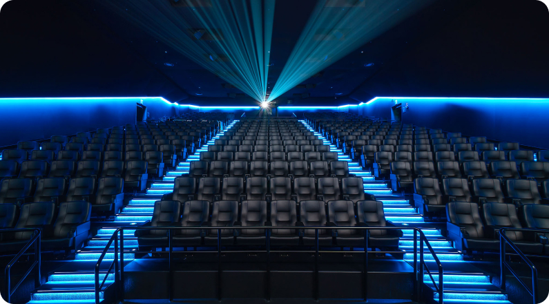 메가박스 Laser 디지털 영사기로 상영하는 모습