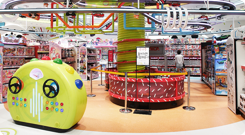 토이킹덤 내부의 완구존 모습