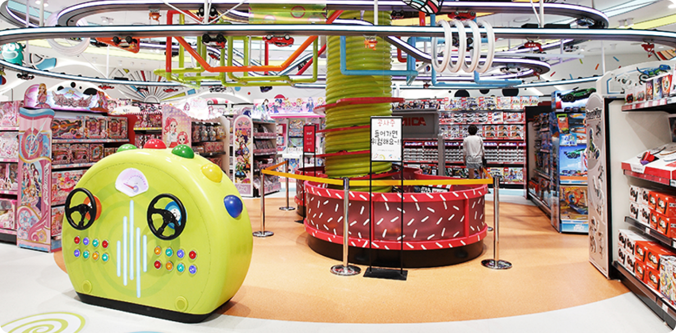 토이킹덤 내부의 완구존 모습